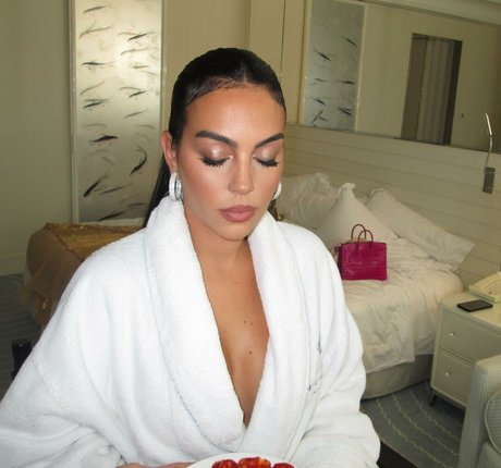 Georgina Rodriguez pornographic actress pics