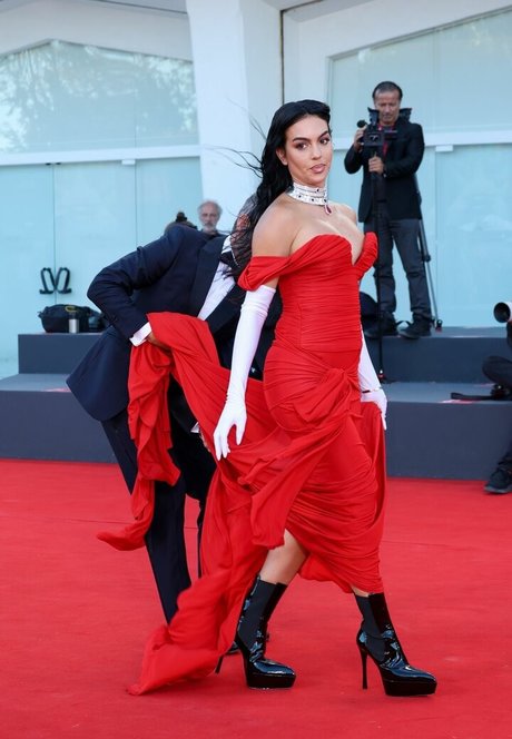 Georgina Rodriguez pornstar naked images