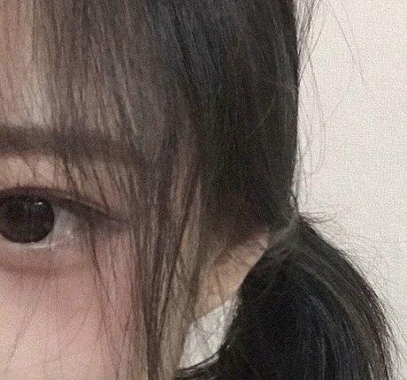 lolbratnyeo sexy star image