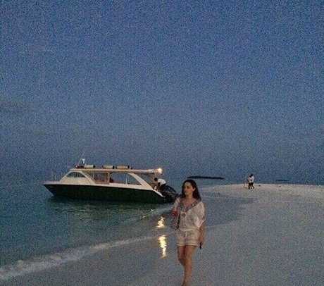 Emilia Clarke beautiful star images