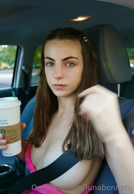 lunabennatv beautiful model image