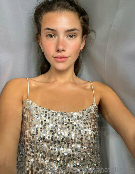 stepdaughter18 star top img