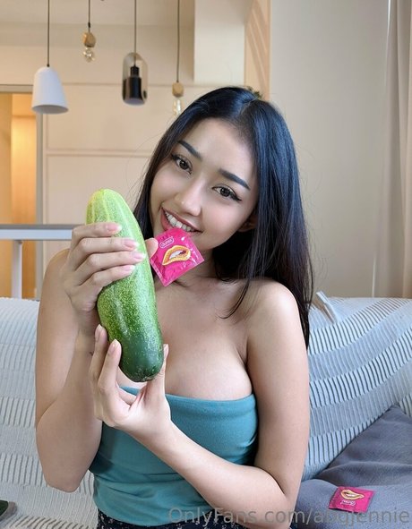 abgjennie model art galleries