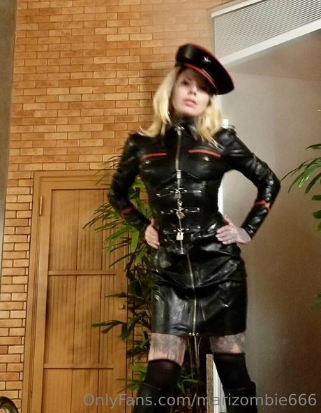 marizombie666 nudes model pics