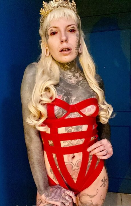 marizombie666 model image