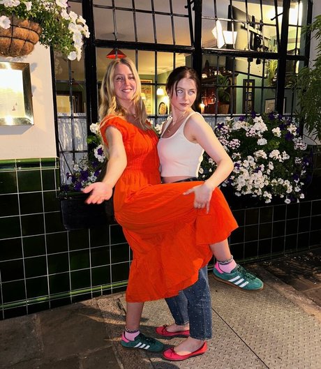 Thomasin Mckenzie pornstar exclusive pics