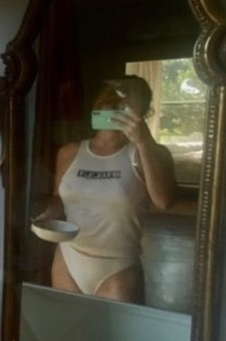 Kelli Garner pretty star images