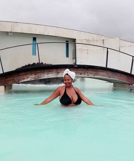 Monique Cooper pornstar erotic pictures