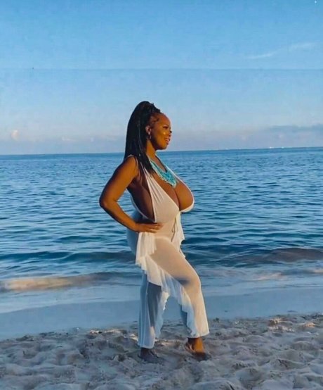 Monique Cooper pretty actress galleries