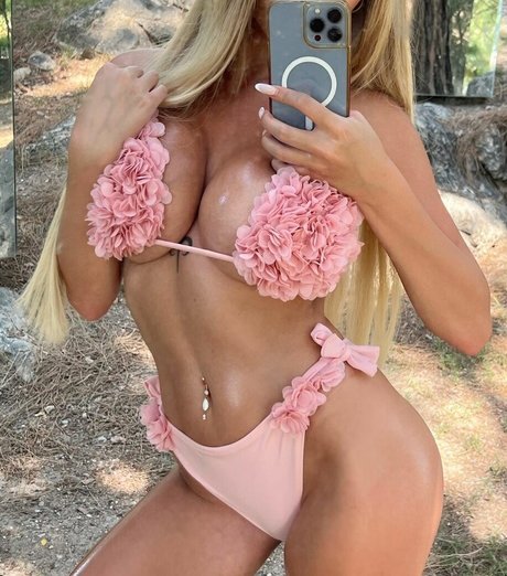 Annie Metusheva beautiful pornstar images