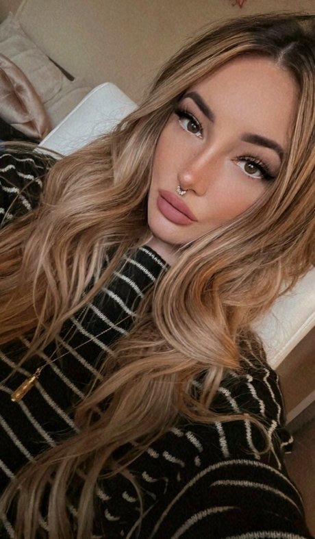 Brittany Zapata sex model photo