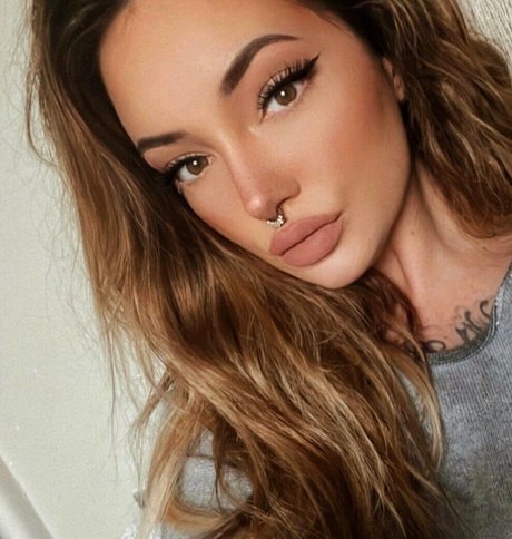 Brittany Zapata model hot photos