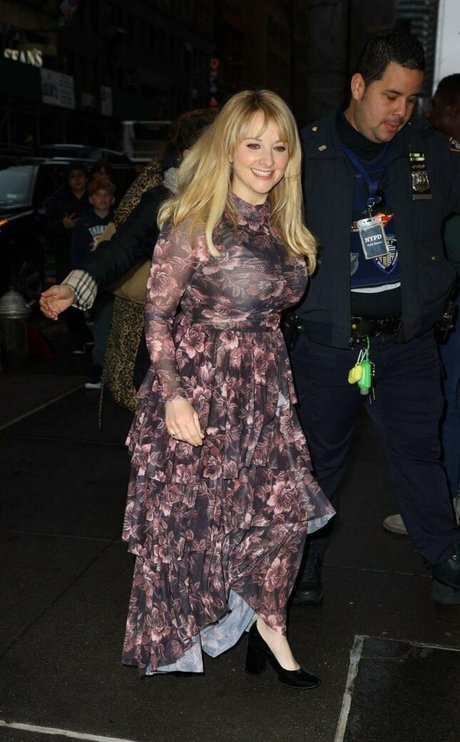 Melissa Rauch sex star images