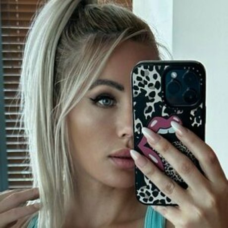 Roxyy Foxx exclusive actress img