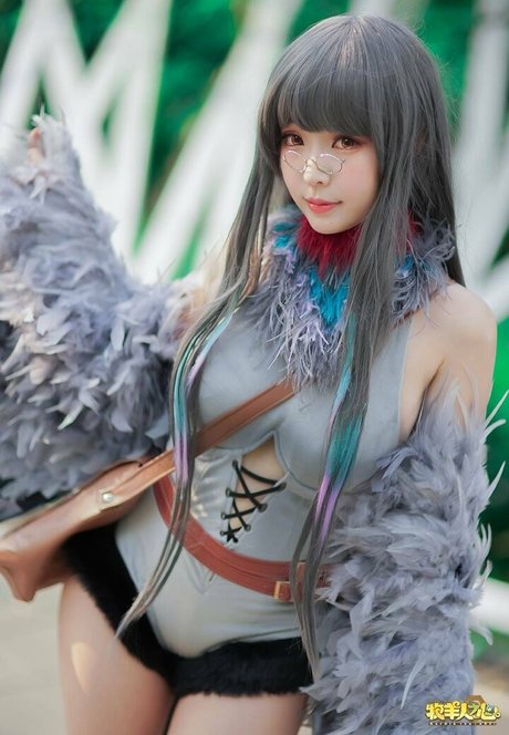 eeelyeee pornstar hot photo