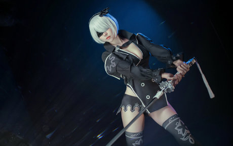 eeelyeee nice model photo