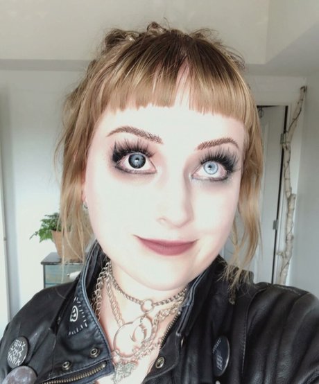 Mother Macabre model pornographic image