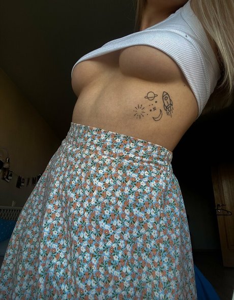 Natalblya model hot img