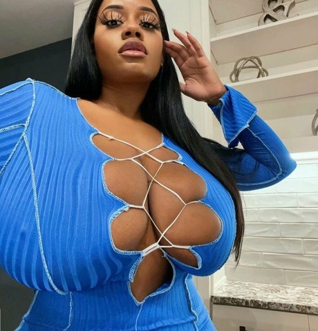 Yanithebbody1 model pretty photo