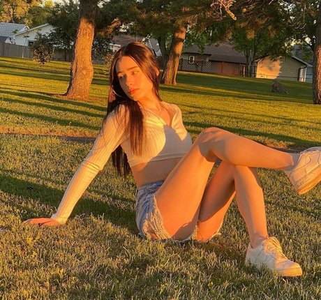 Rumi Mac xxx pornstar photo