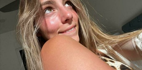 Meelah Robbins free star pics