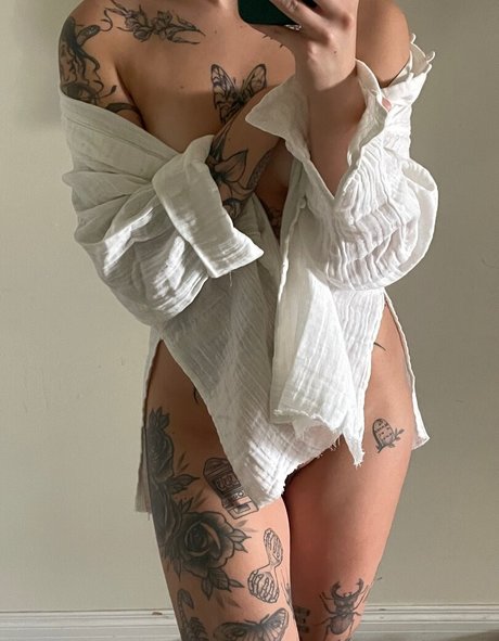 bugurl model sexy image