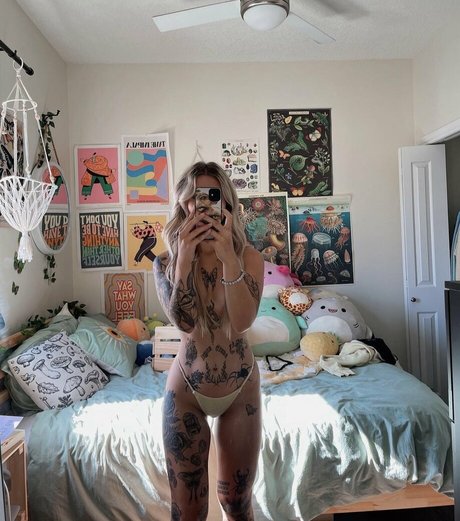 bugurl nude pornstar galleries