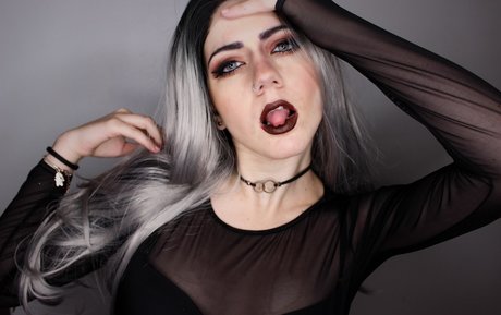 Magui Sunshine exclusive model photos