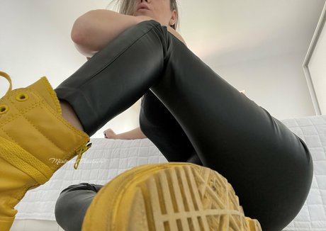 mistressofshadow top actress photos