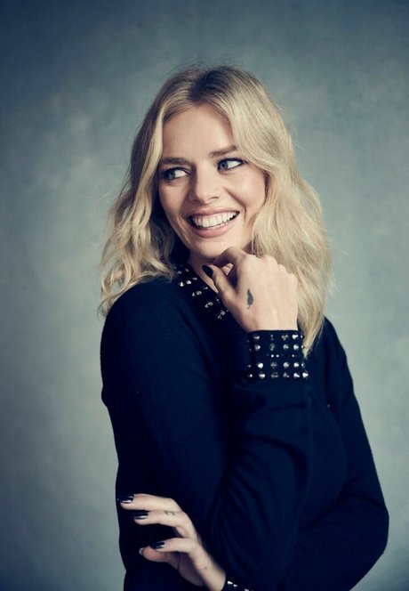 Samara Weaving star adult archive