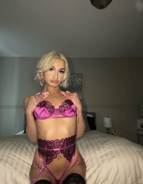 Izadolla beautiful pornstar image