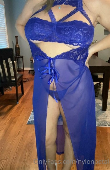 nylonpetal model exclusive photo