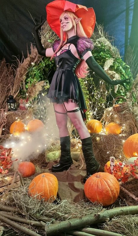 AGflower Cosplay actress pics