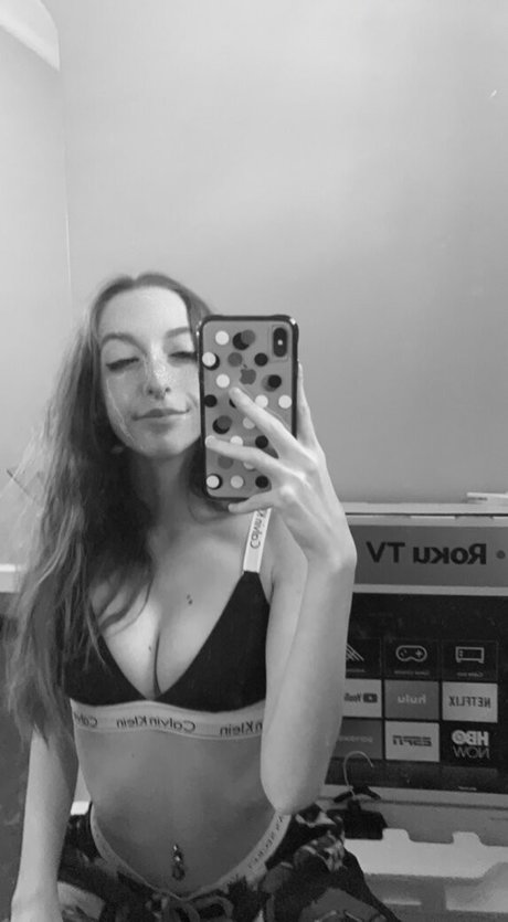 FrontDeskLady exclusive pornstar images