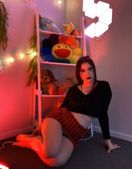 sleppyy model high quality photo