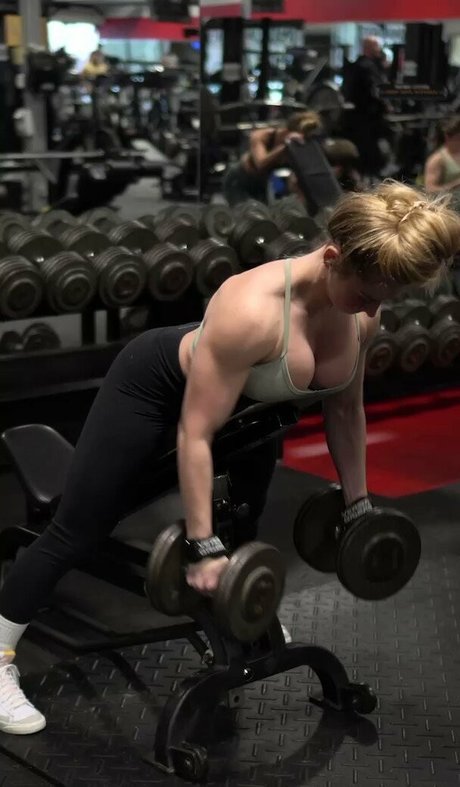 Miranda Cohen model hot picture