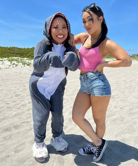 blonde masturbating onlyfans pornographic pictures