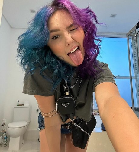 CamilotaXP exclusive model picture