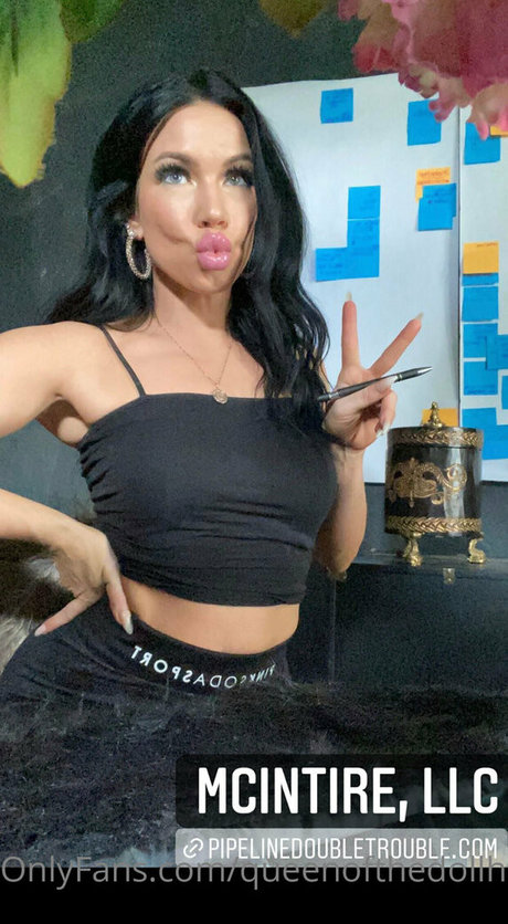 queenofthedollhouse pornographic actress photo