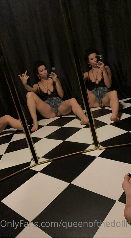 queenofthedollhouse model hd pics