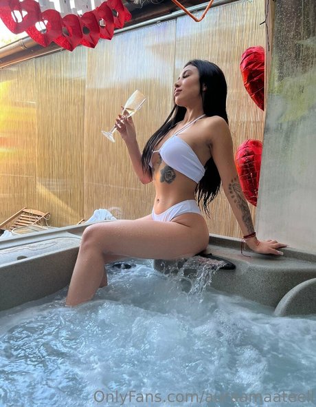 auraamaateell pretty pornstar images