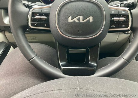 bigbootybeautyxxl pornstar pretty pic