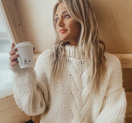 Youngfreelost pretty pornstar pictures