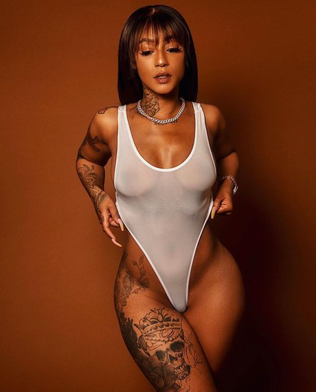 Mizz Twerksum free actress pics