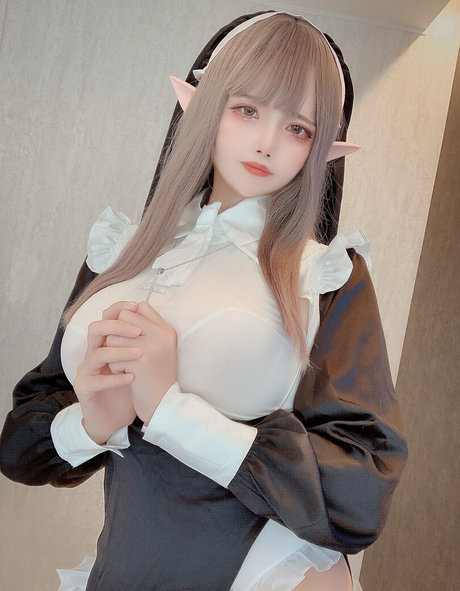 Uri11 27 adult actress image