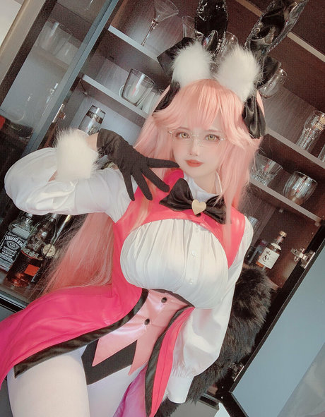 Uri11 27 model erotic photos