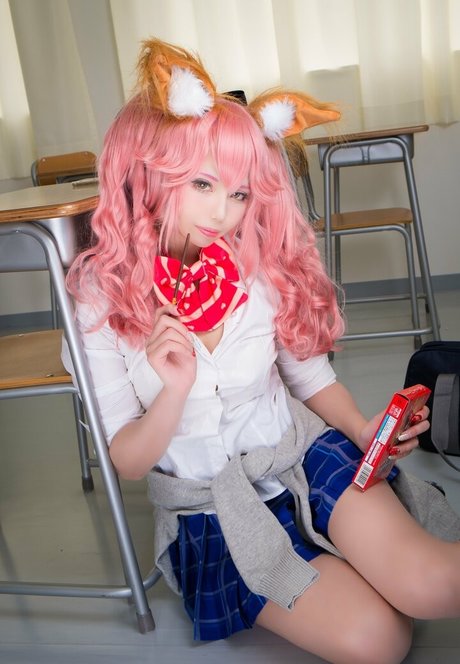 Uri11 27 model naked photos