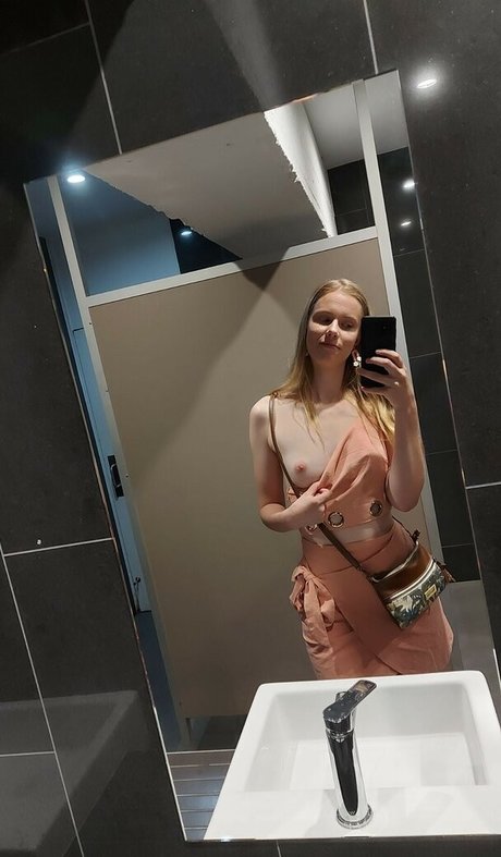 HornGK sexy star picture