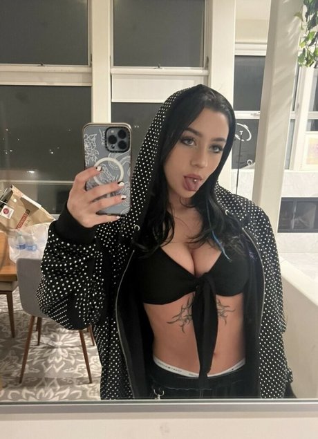 Elle Taylor pretty pornstar picture