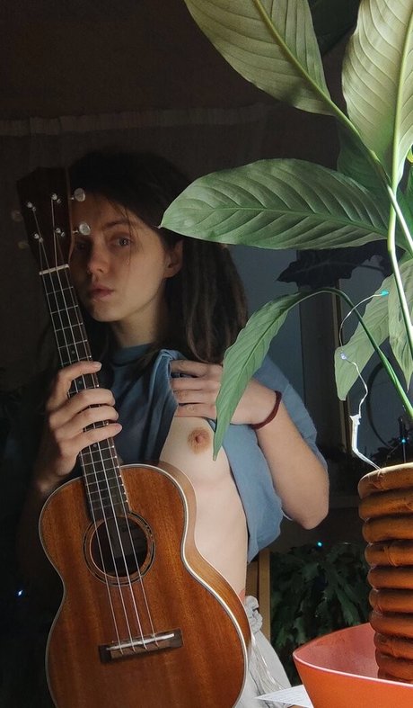 Beauty Bird model pornographic images